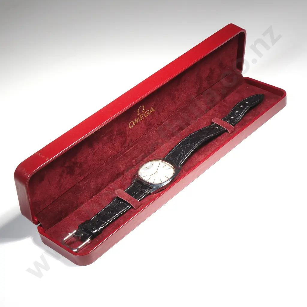 Vintage Omega Gents Wrist Watch In Original Case AF Image 1++