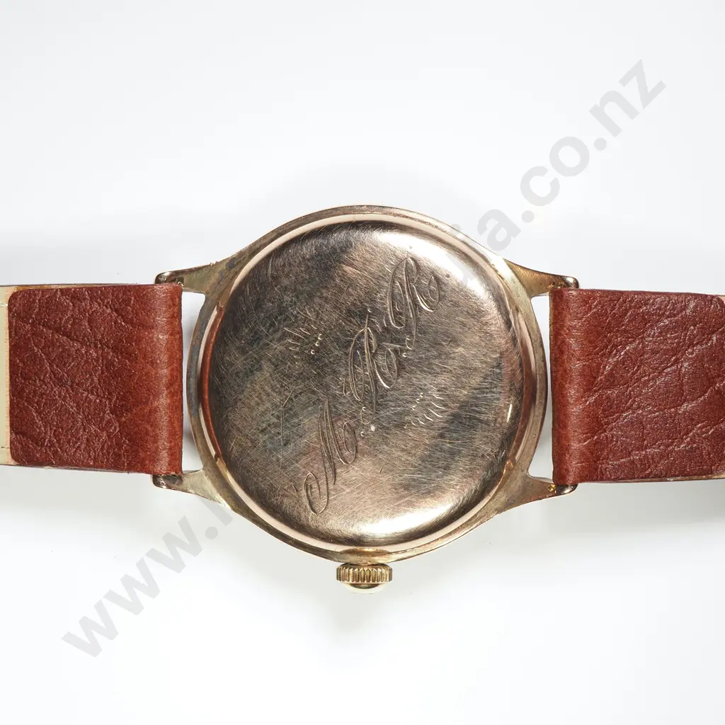 Solid 9ct Gold Vintage Gents Omega Wristwatch Image 1++