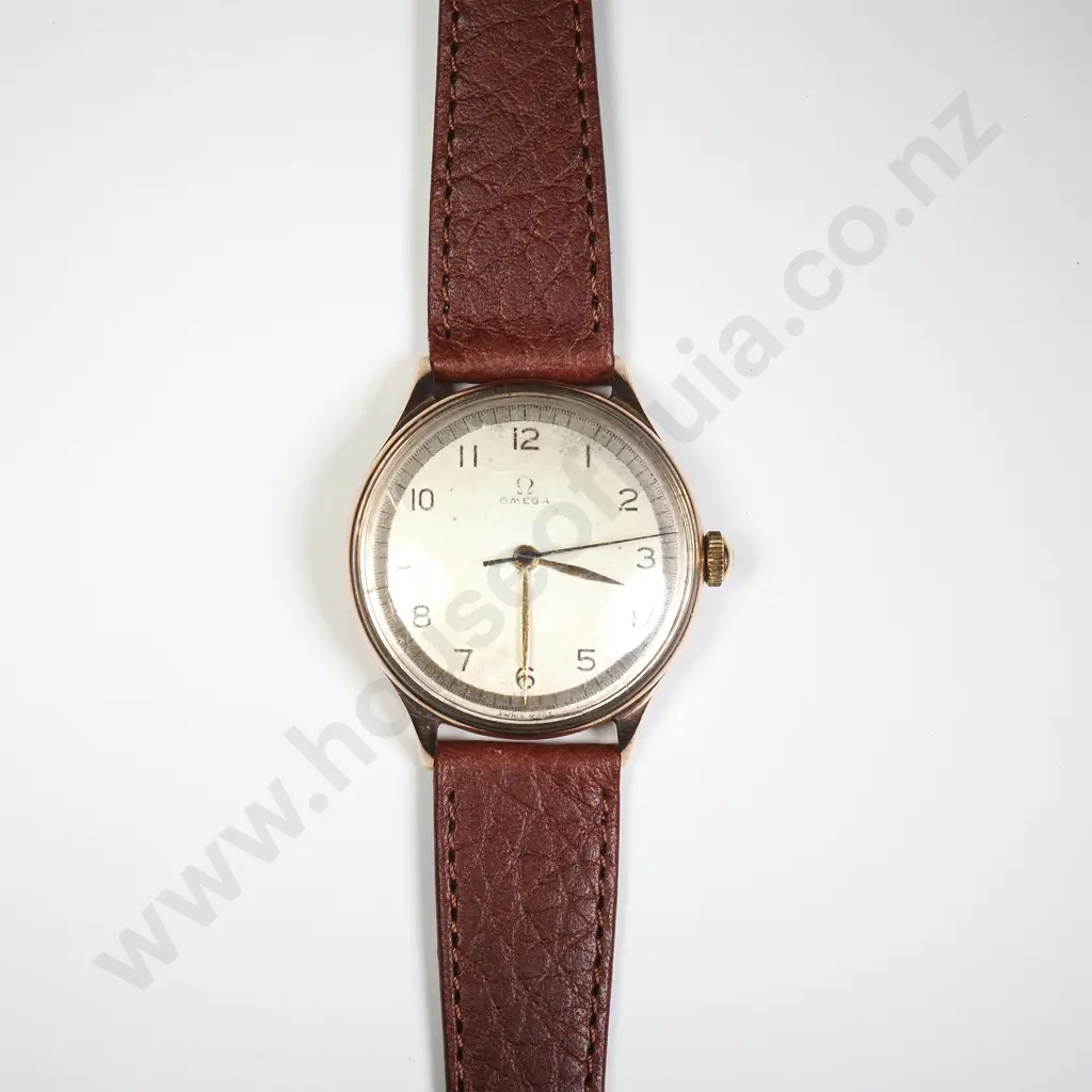 Solid 9ct Gold Vintage Gents Omega Wristwatch Image 1++