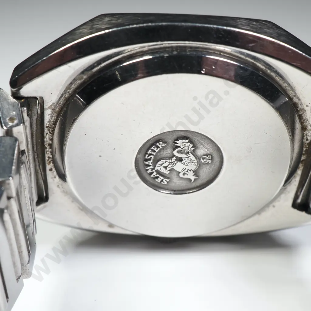 Gents Stainless Steel Omega Quartz Wristwatch on Original Bracelet Image 1++