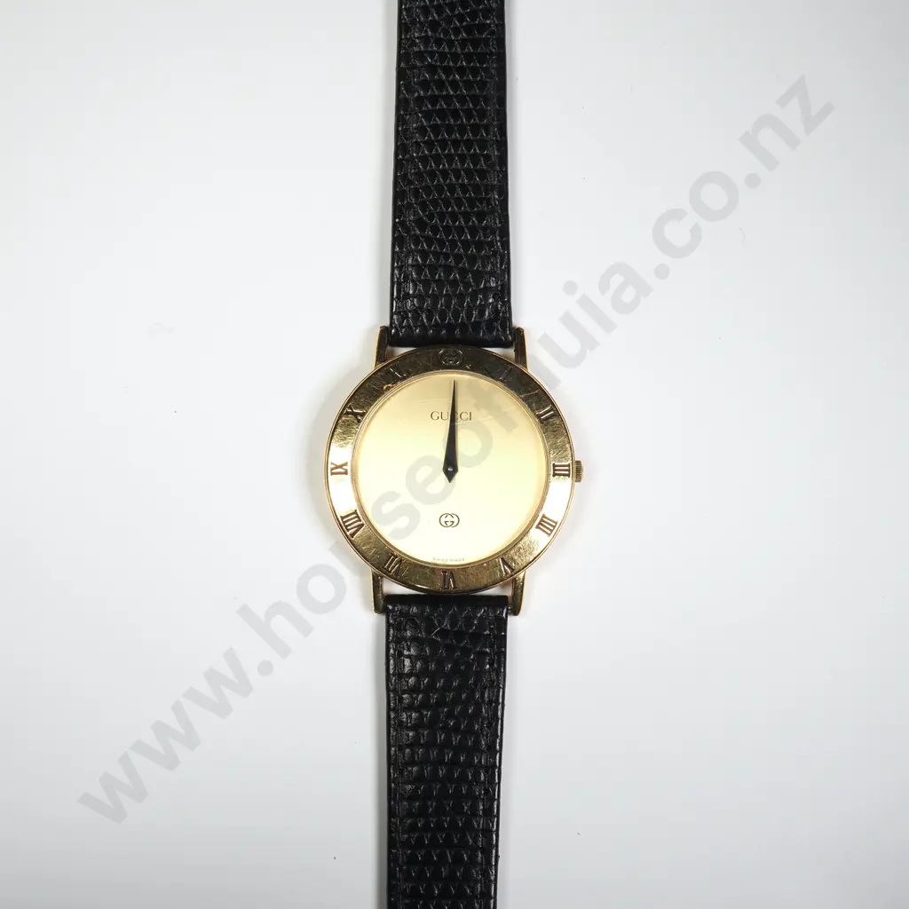 Vintage Gucci Ladies Wrist Watch In Original Case AF Image 1++