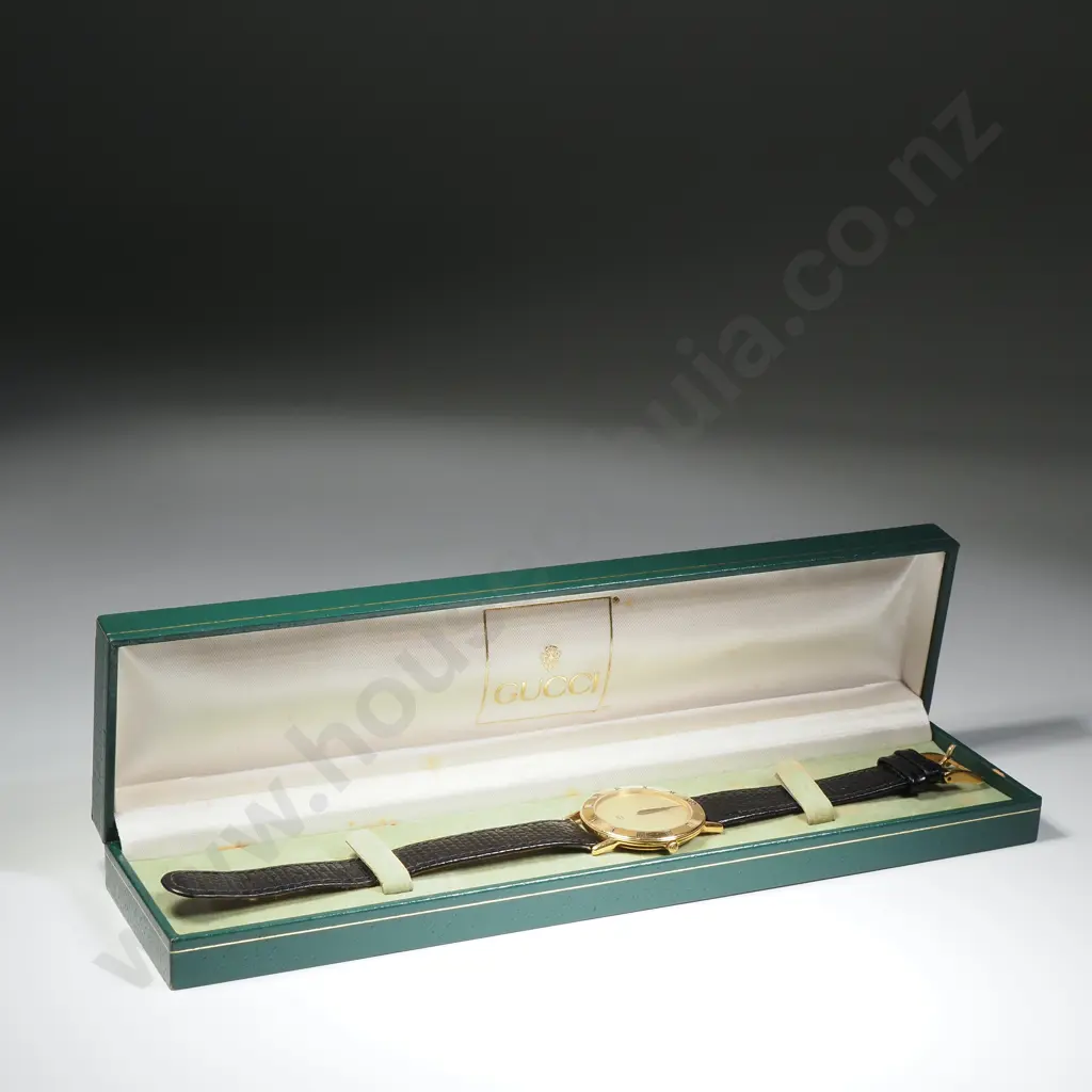 Vintage Gucci Ladies Wrist Watch In Original Case AF Image 1++