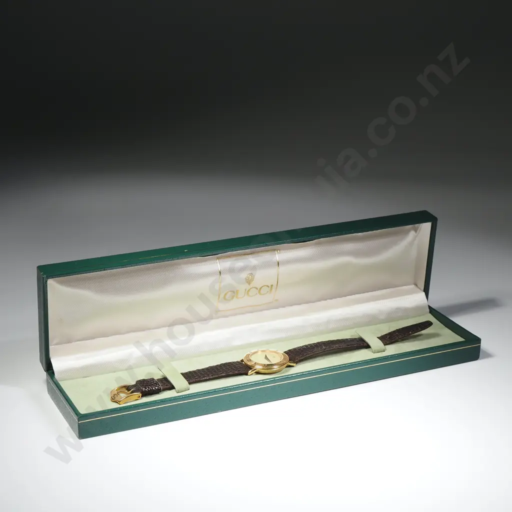 Vintage Gucci Ladies Wrist Watch In Original Case AF Image 1++