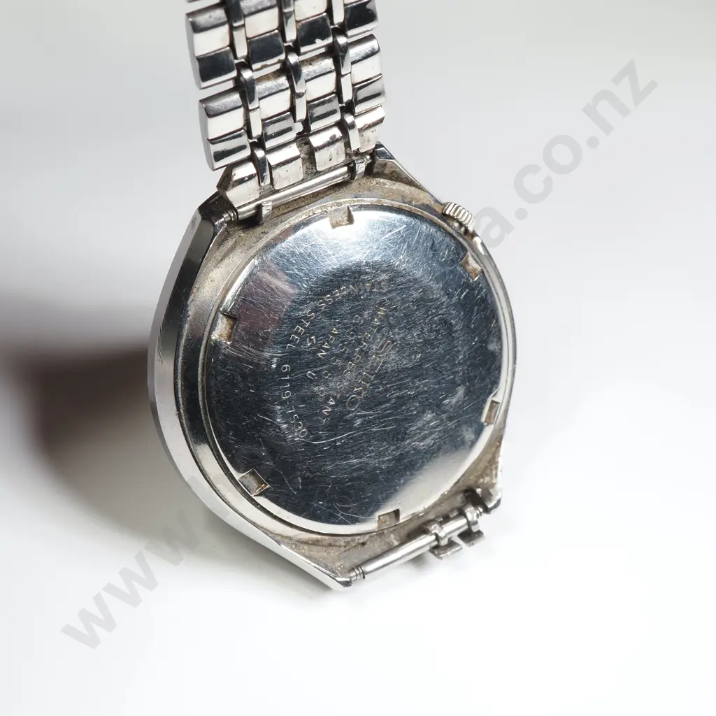 Vintage Seiko 5 Automatic Wristwatch Image 1++