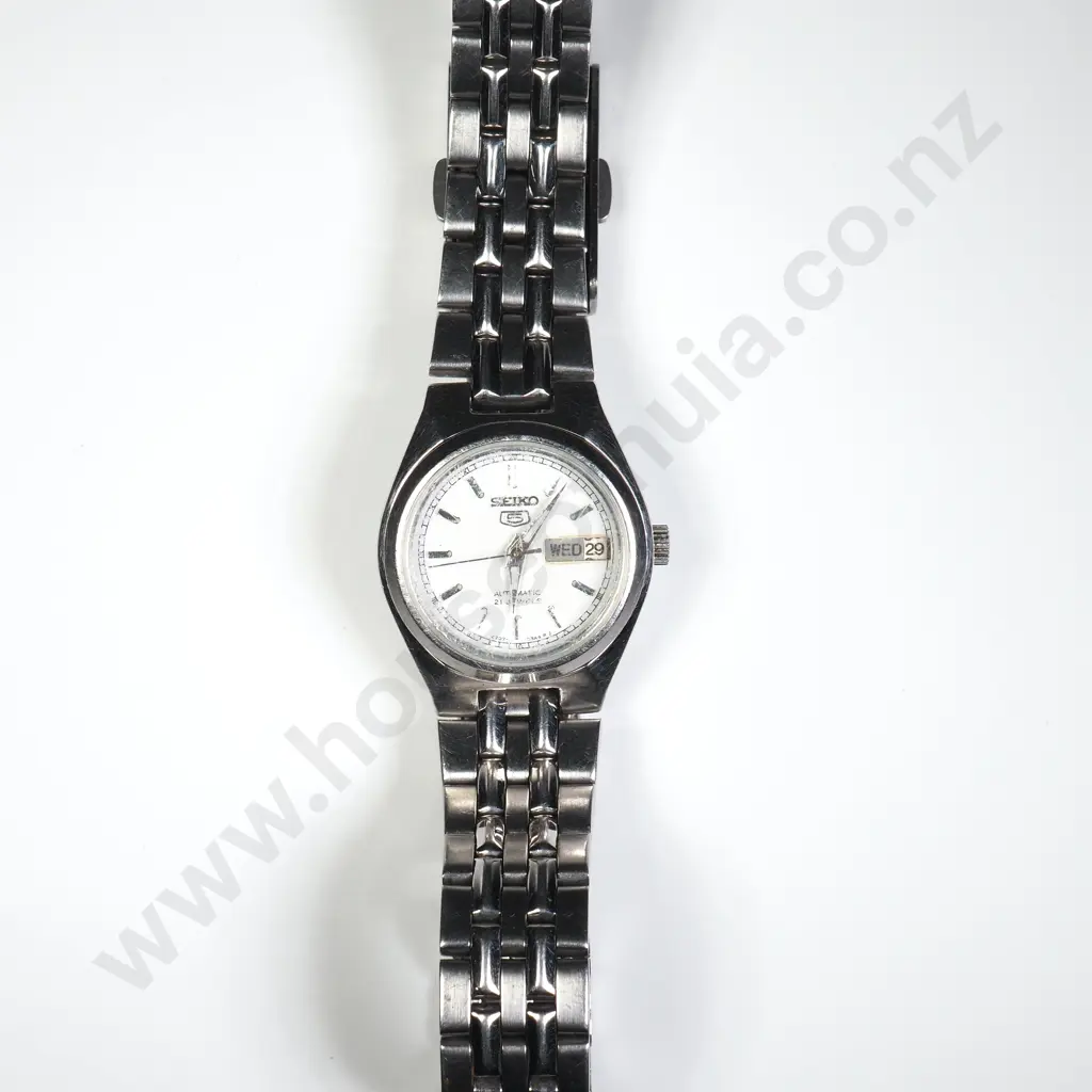 Seiko 5 Ladies Wristwatch Image 1++