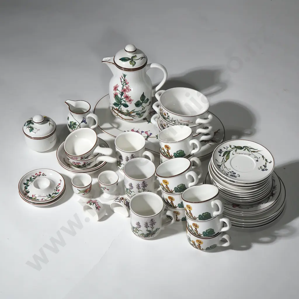 Quality Villeroy & Boch Part Dinner Set in the Botanica Pattern Image 1++