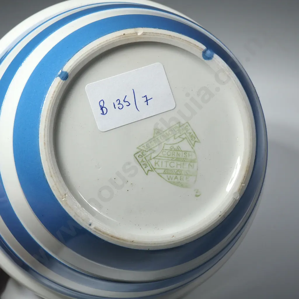 A Vintage T.G. Green  Cornishware Small Mixing Bowl  with the Green Shield Mark Image 1++