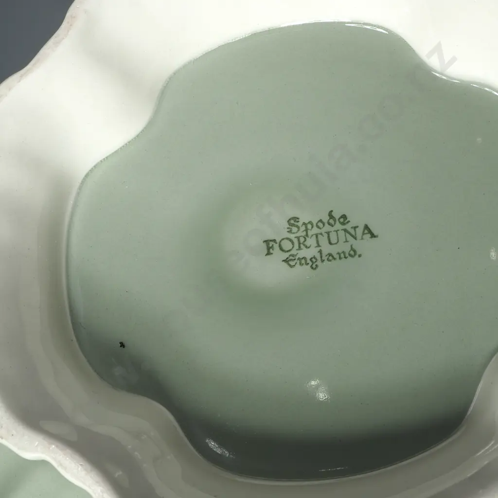 Spode Fortune Fluted Vegetable/ Fruit Bowl Image 1++