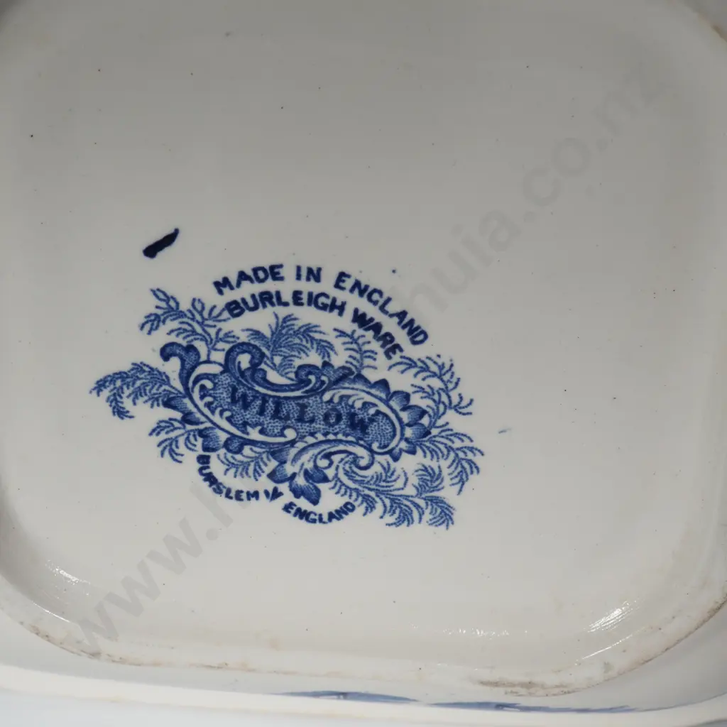 A Pair of Square Burleigh Ware Tureens in the Willow Pattern Image 1++