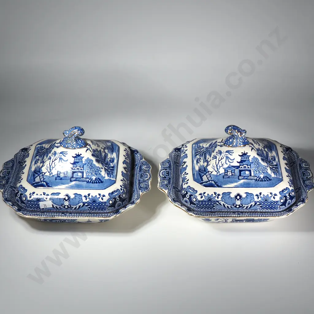 A Pair of Square Burleigh Ware Tureens in the Willow Pattern Image 1++