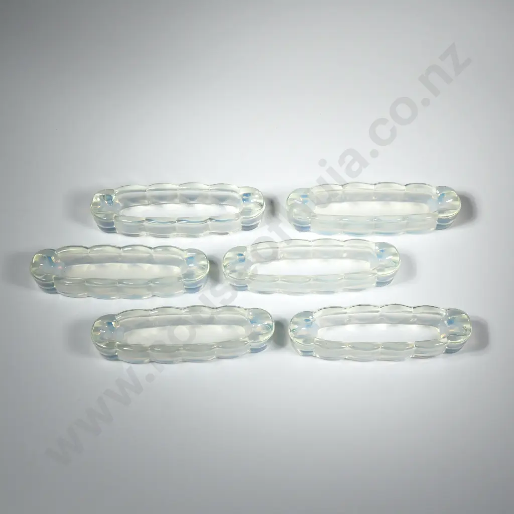 Six Individual Art Deco Opalescent Glass Ashtrays Image 1++