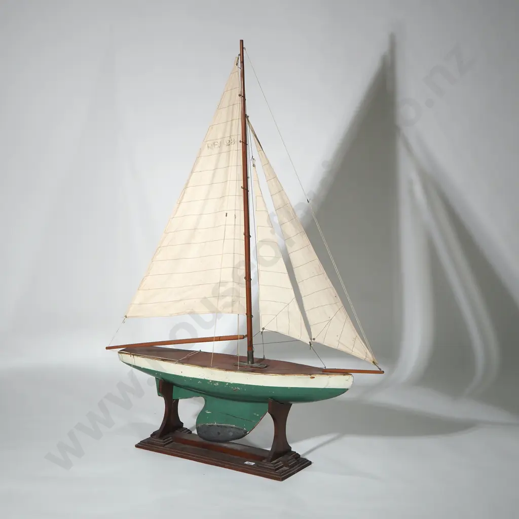 Large Vintage Schooner Pond Yacht - Early 20th Century Image 1++