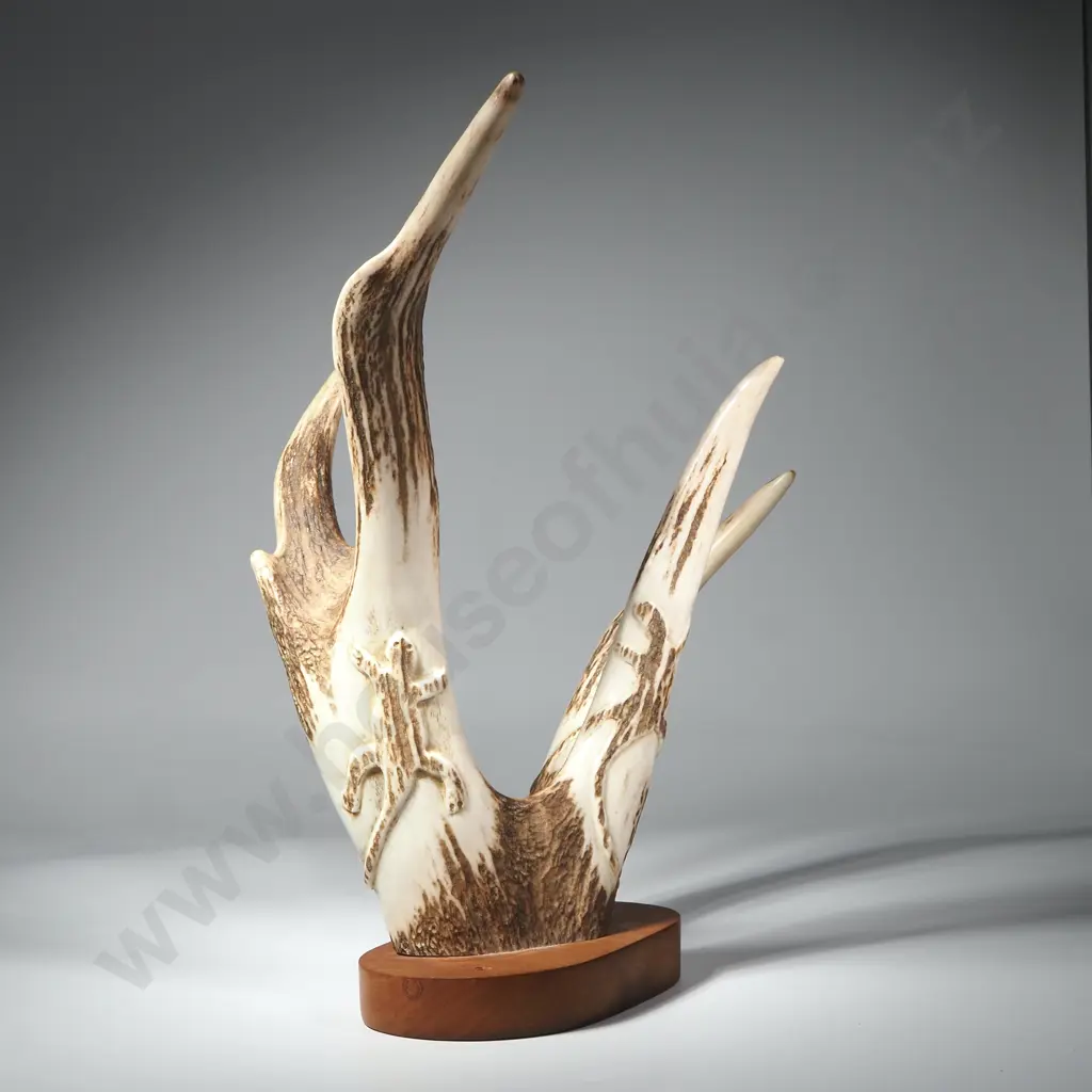 Mounted Antler w Carved Primitive Lizard Motifs Image 1++