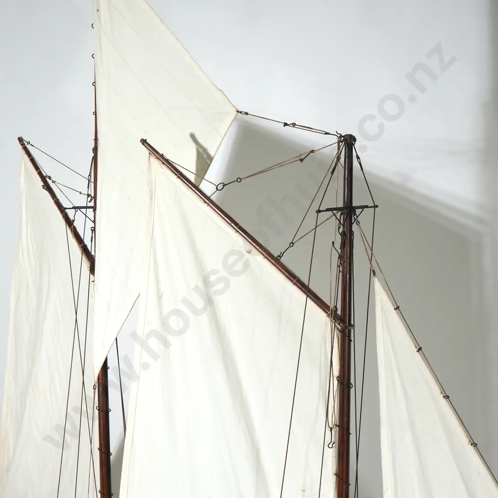 Antique Hand Built Pond Yacht 'Maureen' Image 1++