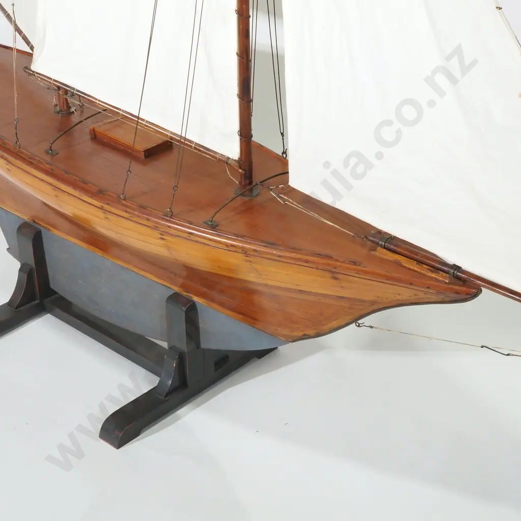 Antique Hand Built Pond Yacht 'Maureen' Image 1++