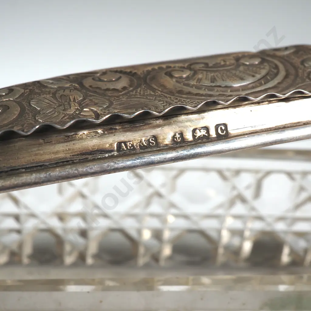 Antique Sterling Silver Topped Glass Trinket Box Image 1++