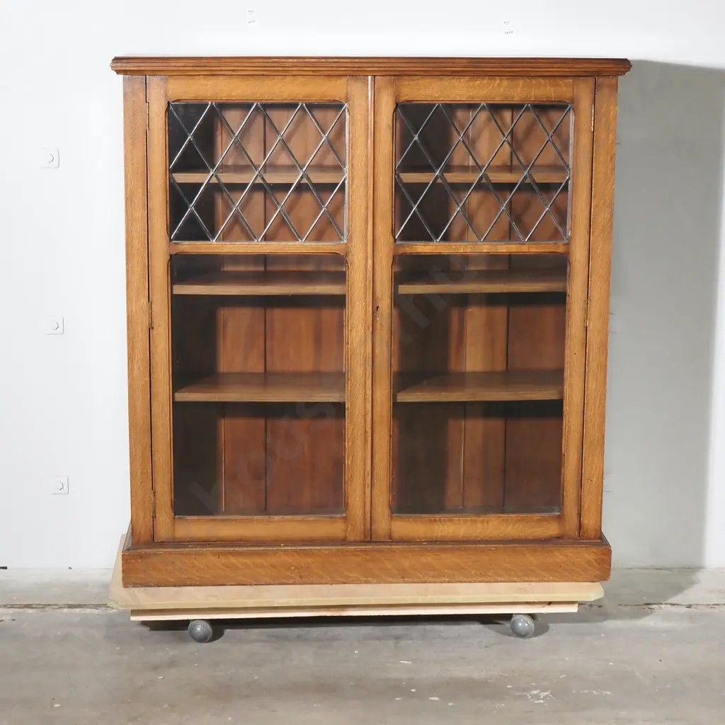 Vintage Oak Leaded Light Bookcase/Cabinet Image 1++