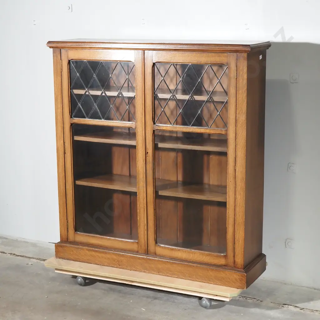 Vintage Oak Leaded Light Bookcase/Cabinet Image 1++