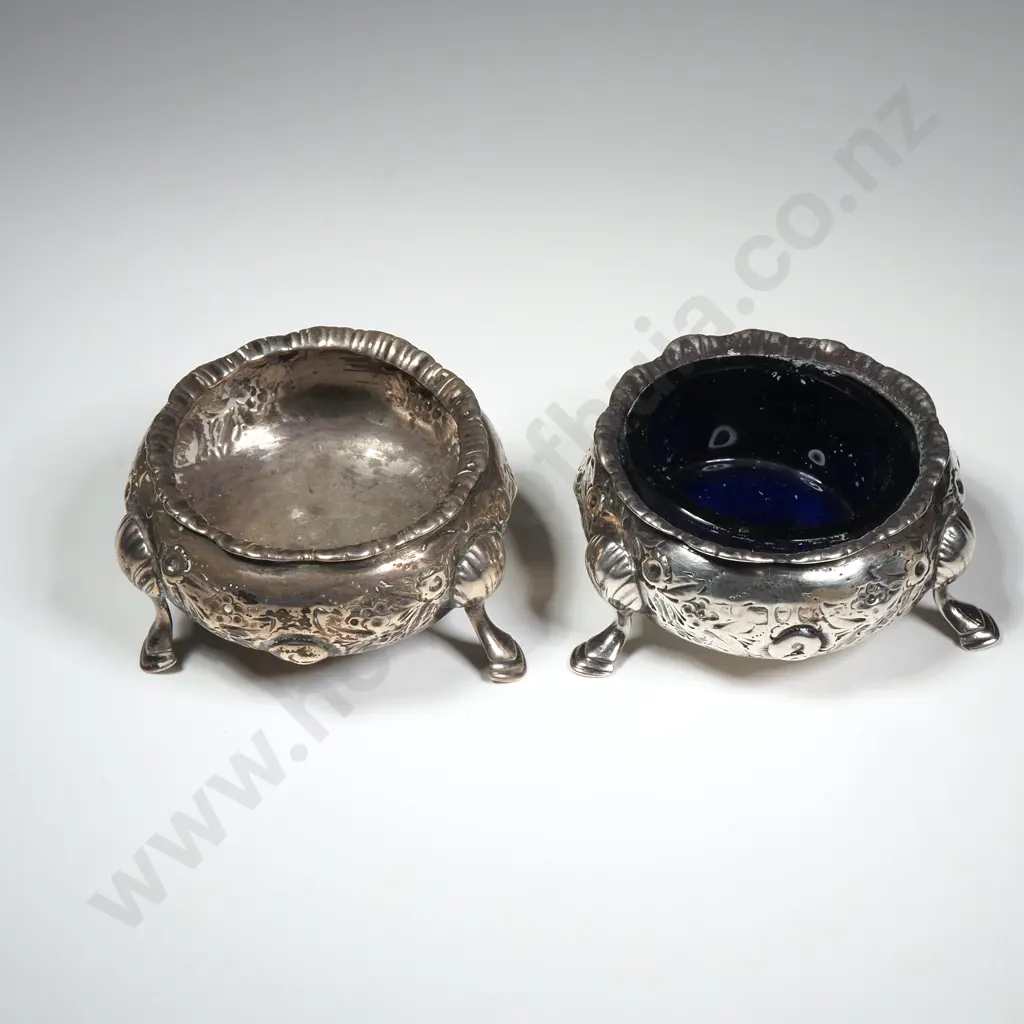 Pair of Sterling Silver Open Salts on Three Pad Feet w Embossed Decoration, London 1893 Image 1++
