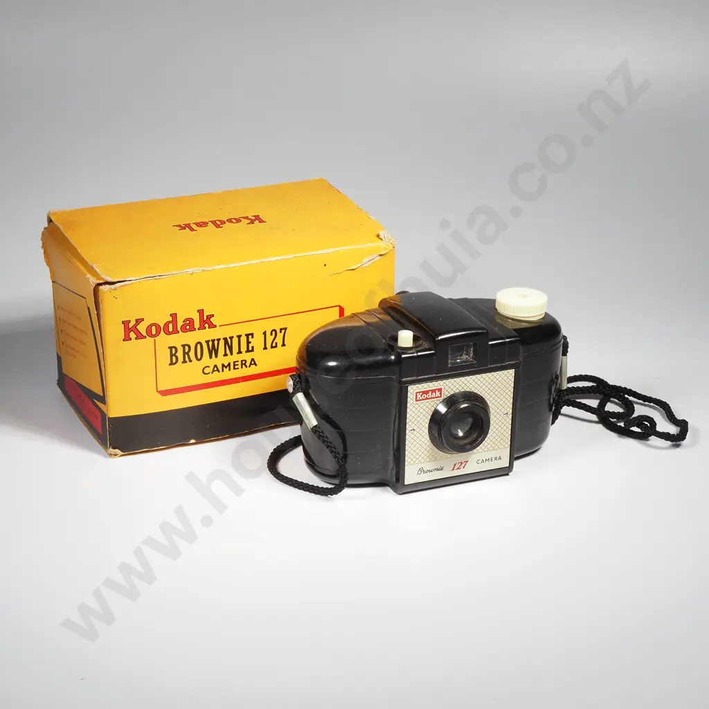 Vintage Boxed Brownie 127 Kodak Camera Image 1++