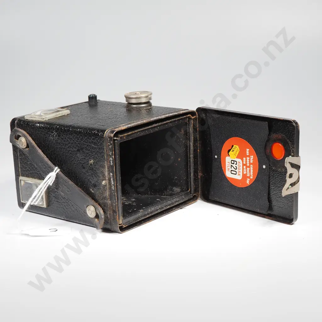 Vintage Kodak Six-20 Box Brownie C Image 1++