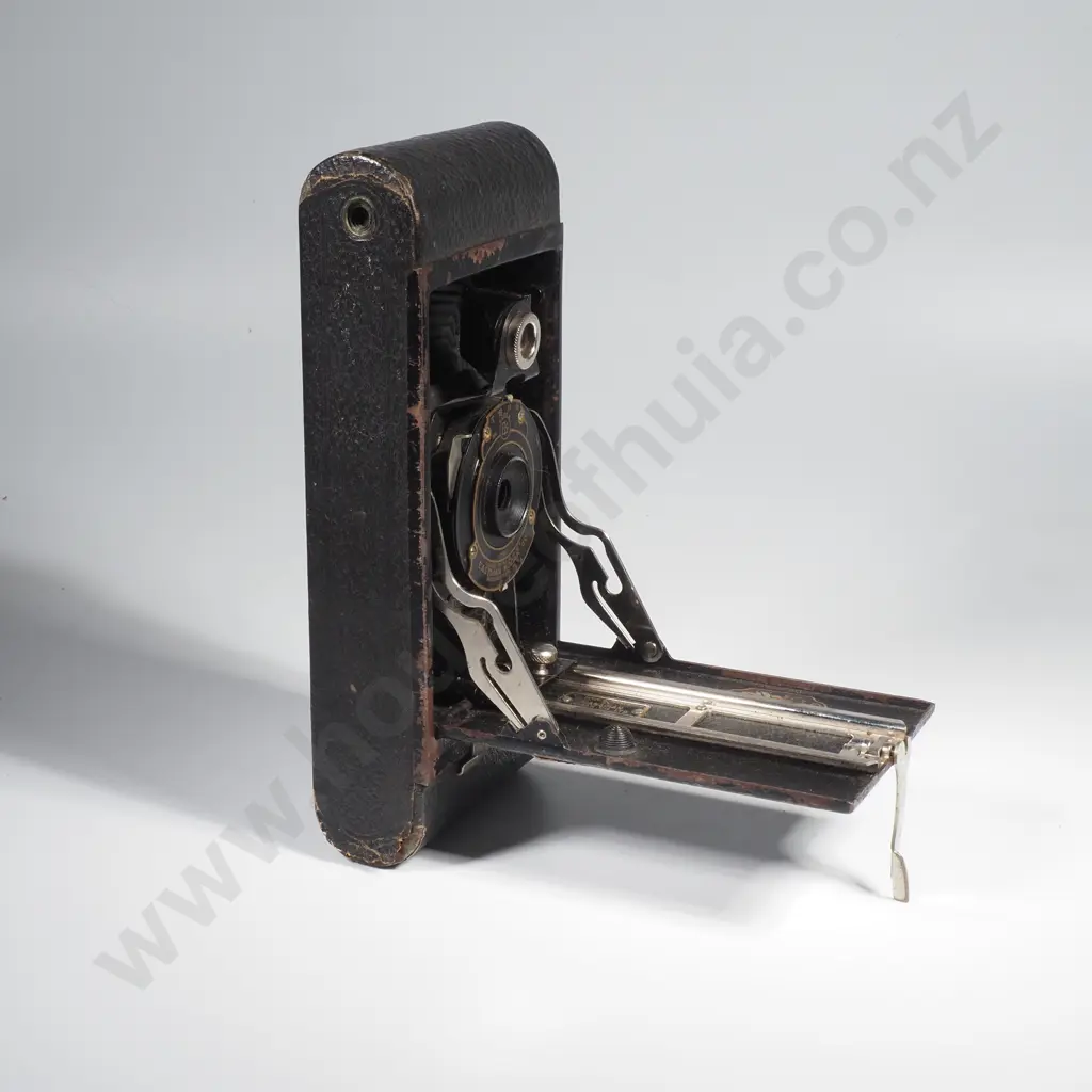 Kodak No 2A Folding Autographic Brownie Camera (Manufactured by Eastman Kodak) Image 1++