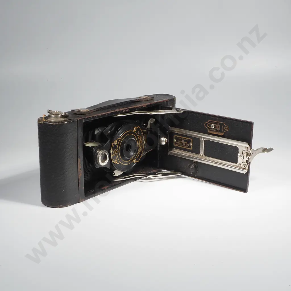 Kodak No 2A Folding Autographic Brownie Camera (Manufactured by Eastman Kodak) Image 1++