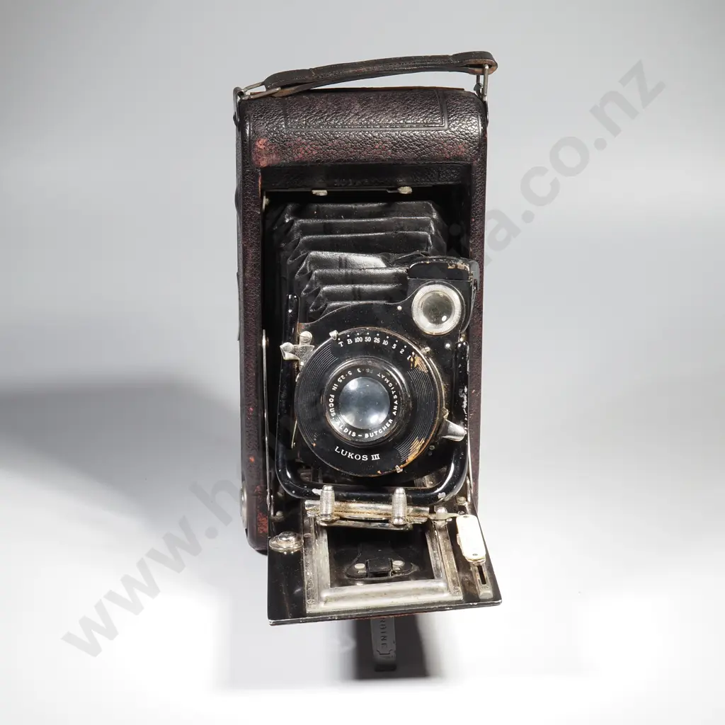 Old Folding Carbine Series Folding Camera in a Vintage Leather Carrying Case Image 1++