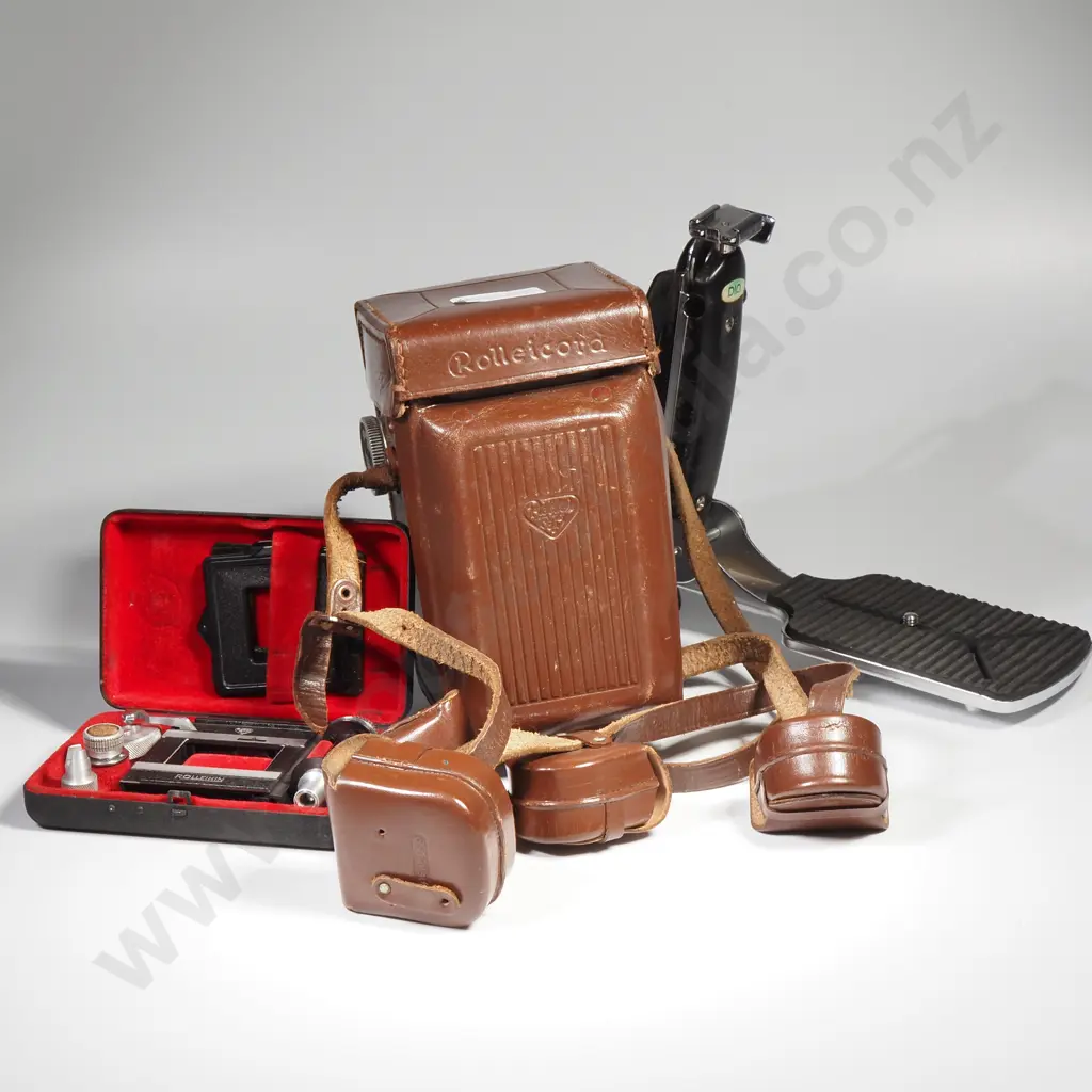 Vintage Rolleicord Twin-Lens Reflex (TLR) Medium Format Camera w Accessories Image 1++