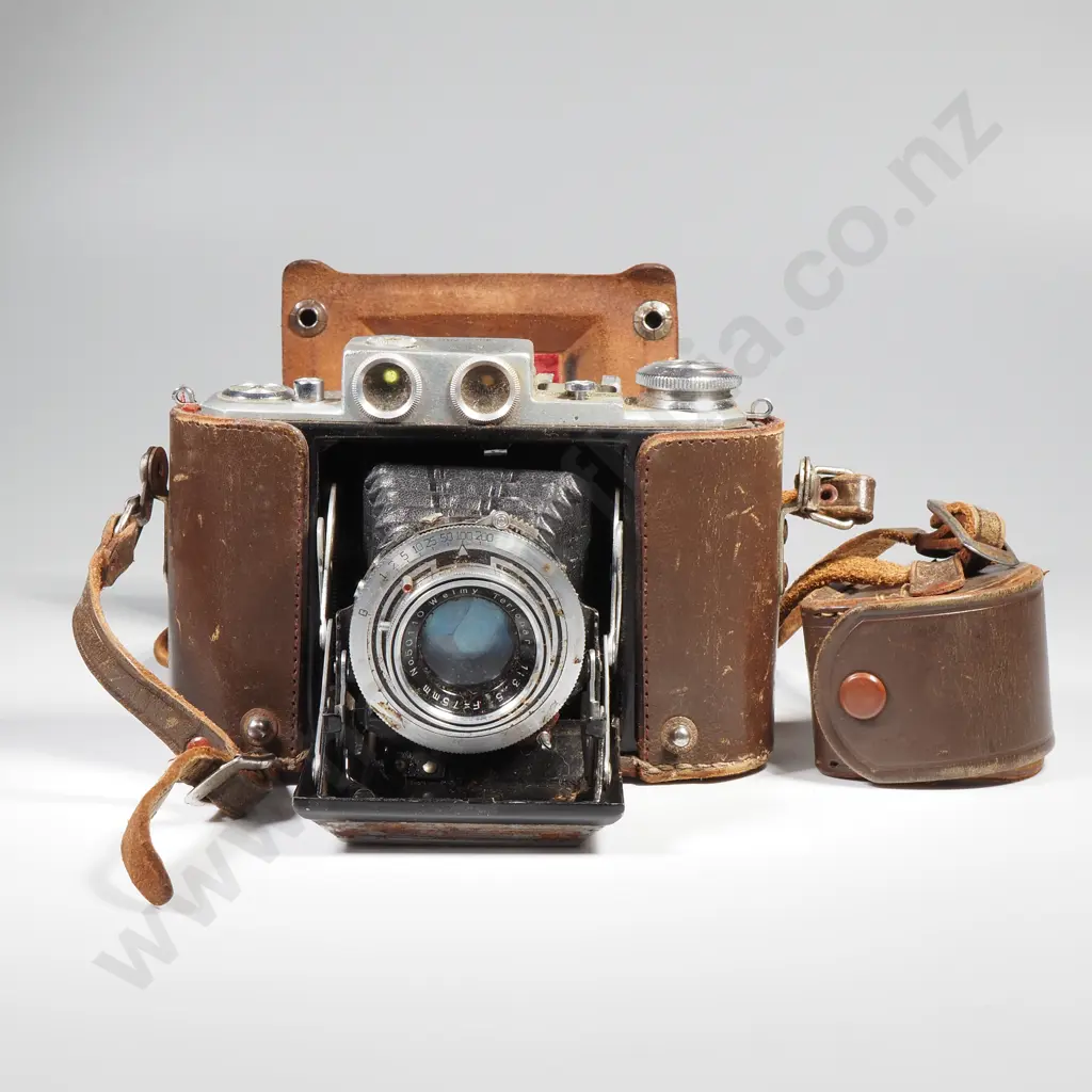 Vintage Welmy 6 x 6 Folding Camera Image 1++