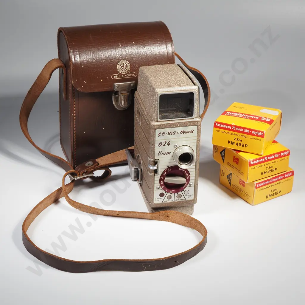 Vintage G.B.-Bell & Howell Model 624 8mm Movie Camera w Case, Manual & Film Image 1++