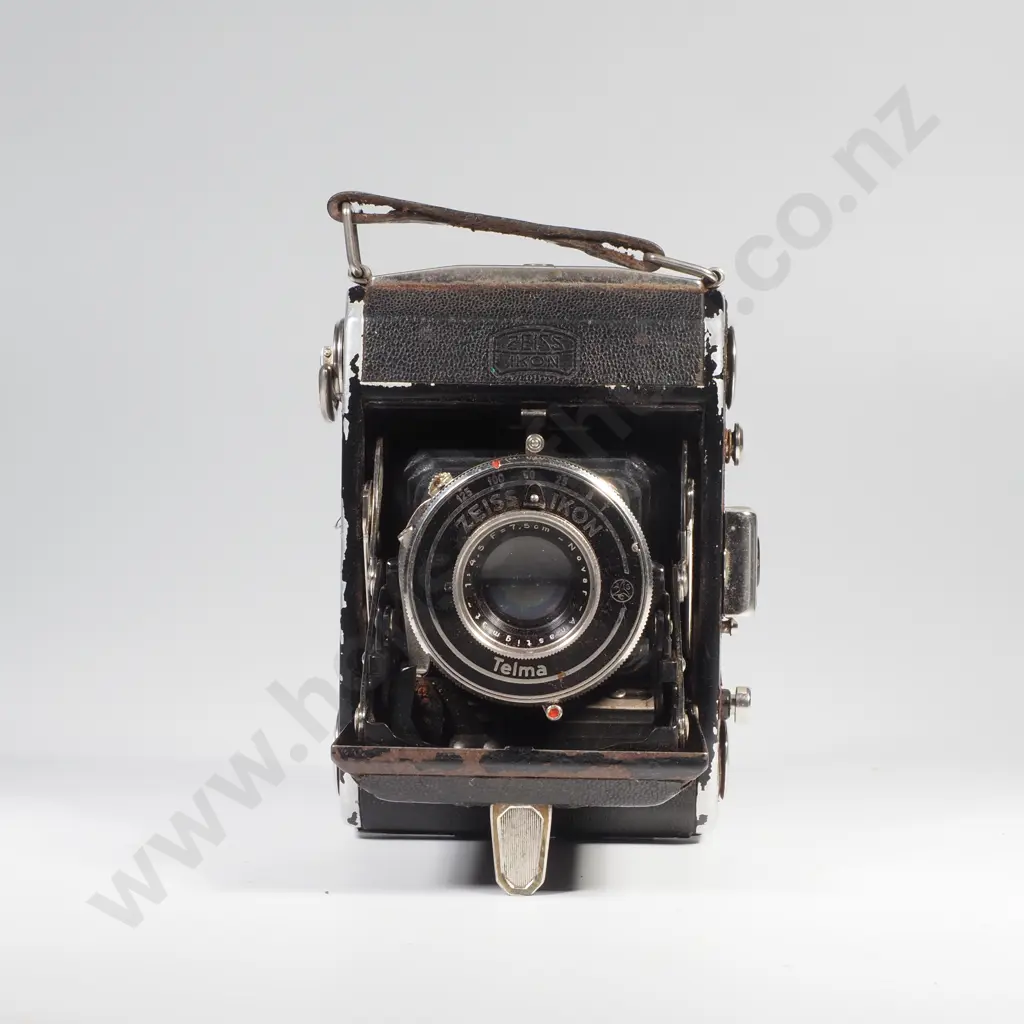 Zeiss Ikon Ikonta 520 (c.1937) in Case Image 1++