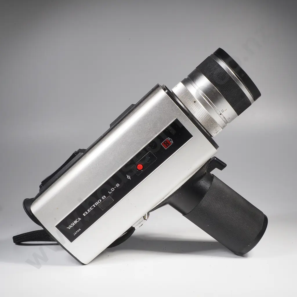 Vintage Yashica 8LD-6 Super 8 Film Movie Camera Circa 1970s Image 1++