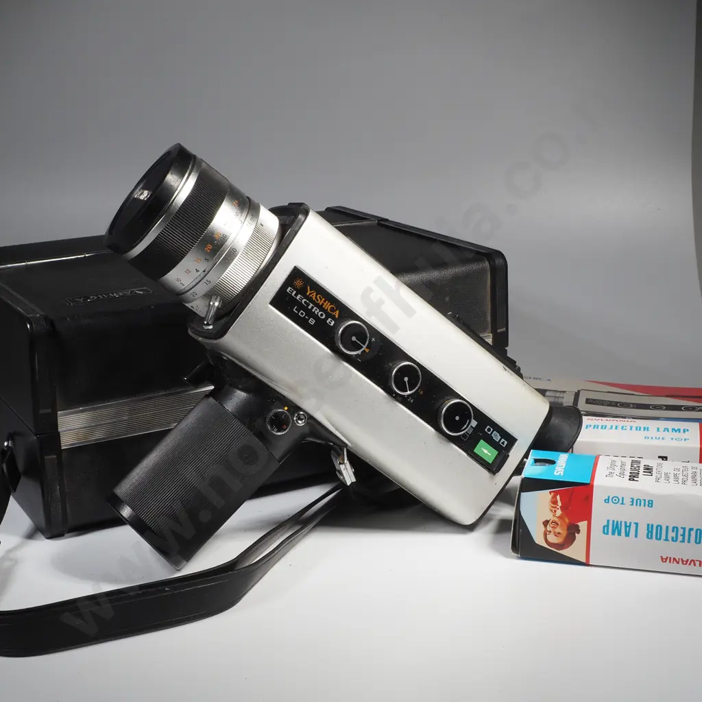 Vintage Yashica 8LD-6 Super 8 Film Movie Camera Circa 1970s Image 1++