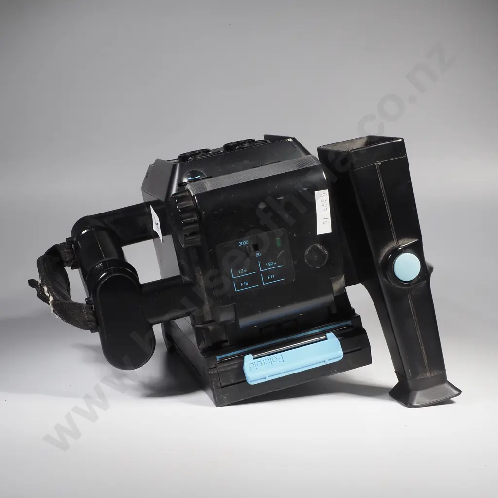 Polaroid Miniportrait Image 1++