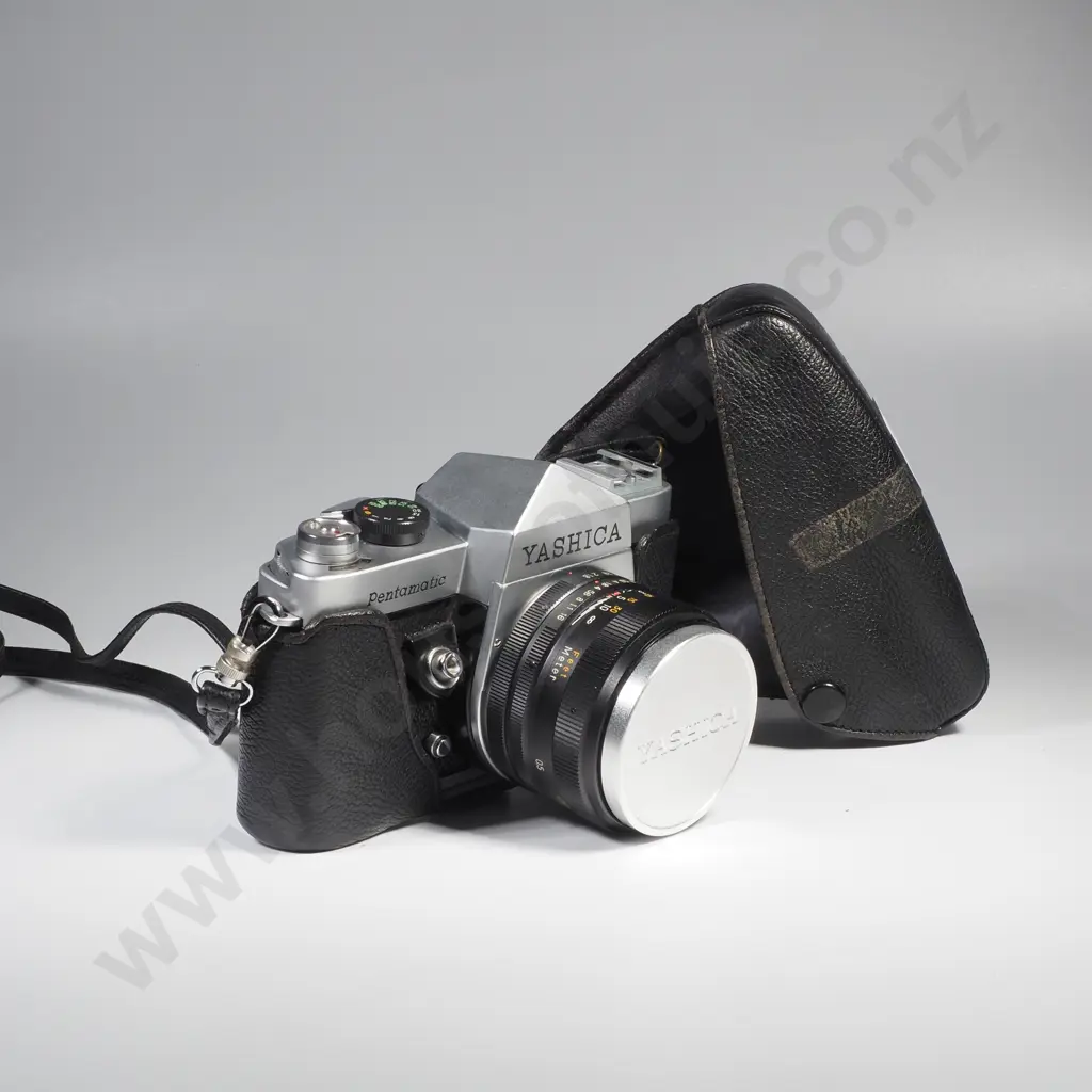 Yashica 35mm SLR Film Camera Pentamatic Camera w Black Leather Case Image 1++