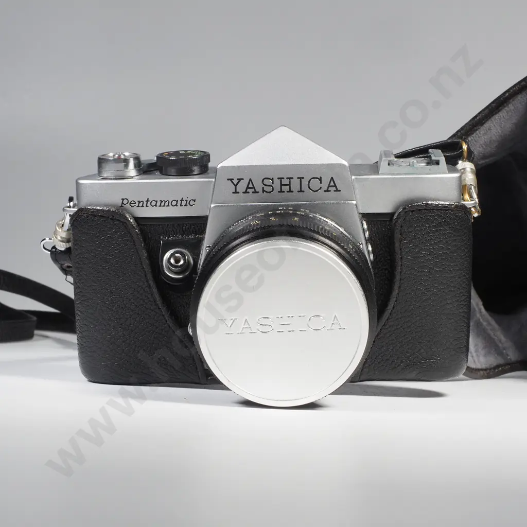 Yashica 35mm SLR Film Camera Pentamatic Camera w Black Leather Case Image 1++