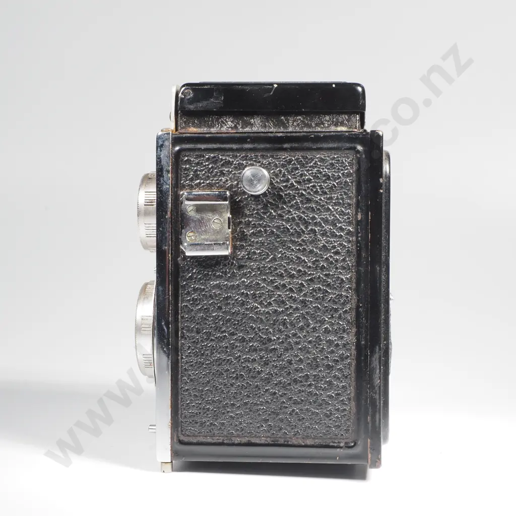 Halina Prefect Senior Twin Lens Reflex (TLR) Style Box Camera Made by Haking in Hong Kong Around 1957 Image 1++