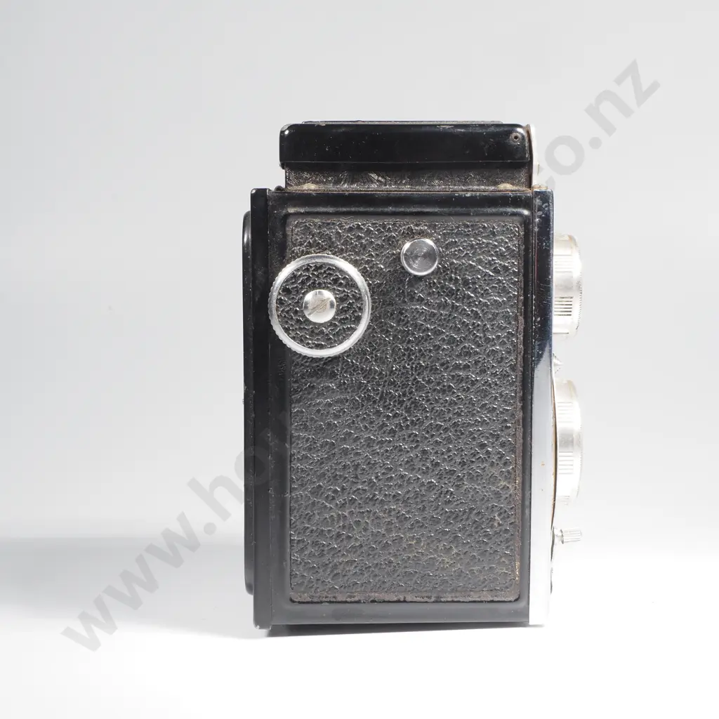 Halina Prefect Senior Twin Lens Reflex (TLR) Style Box Camera Made by Haking in Hong Kong Around 1957 Image 1++