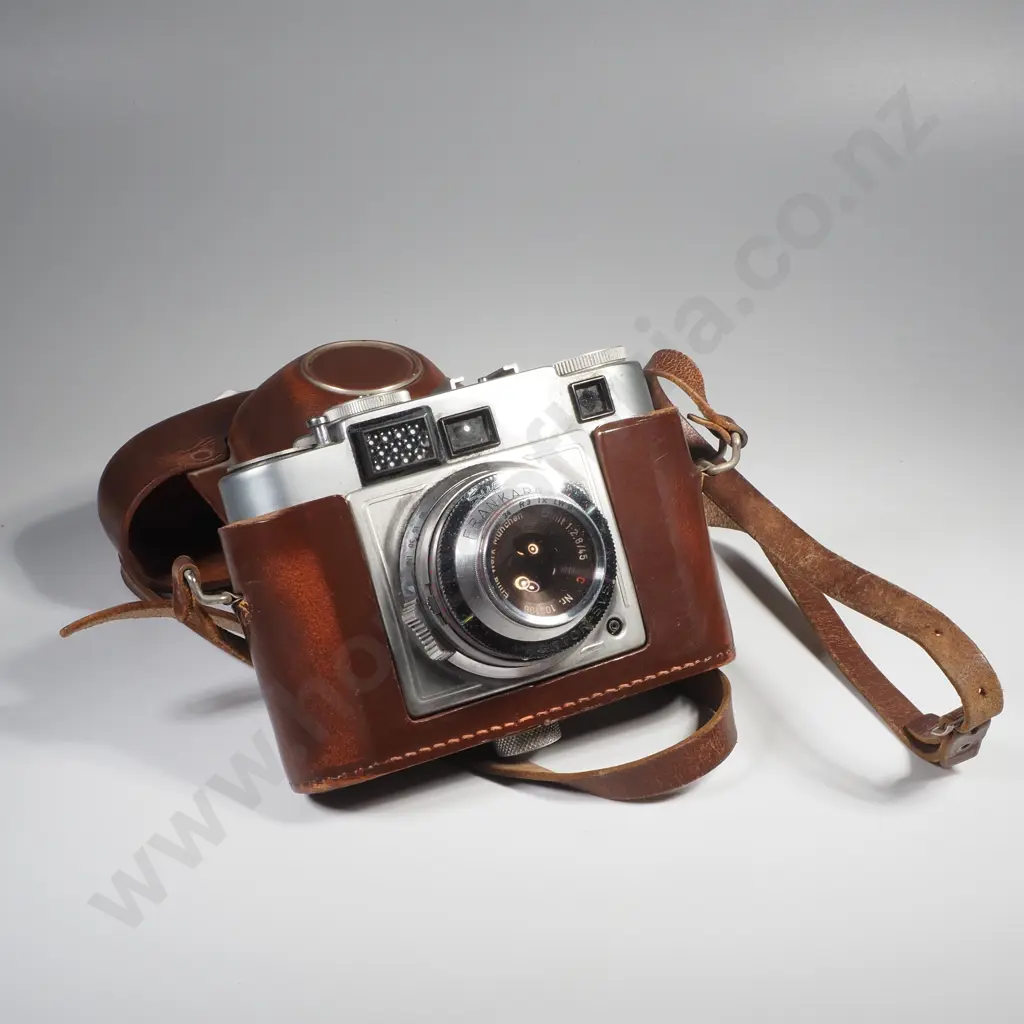 Vintage Frankarette 35mm Camera w Case Image 1++
