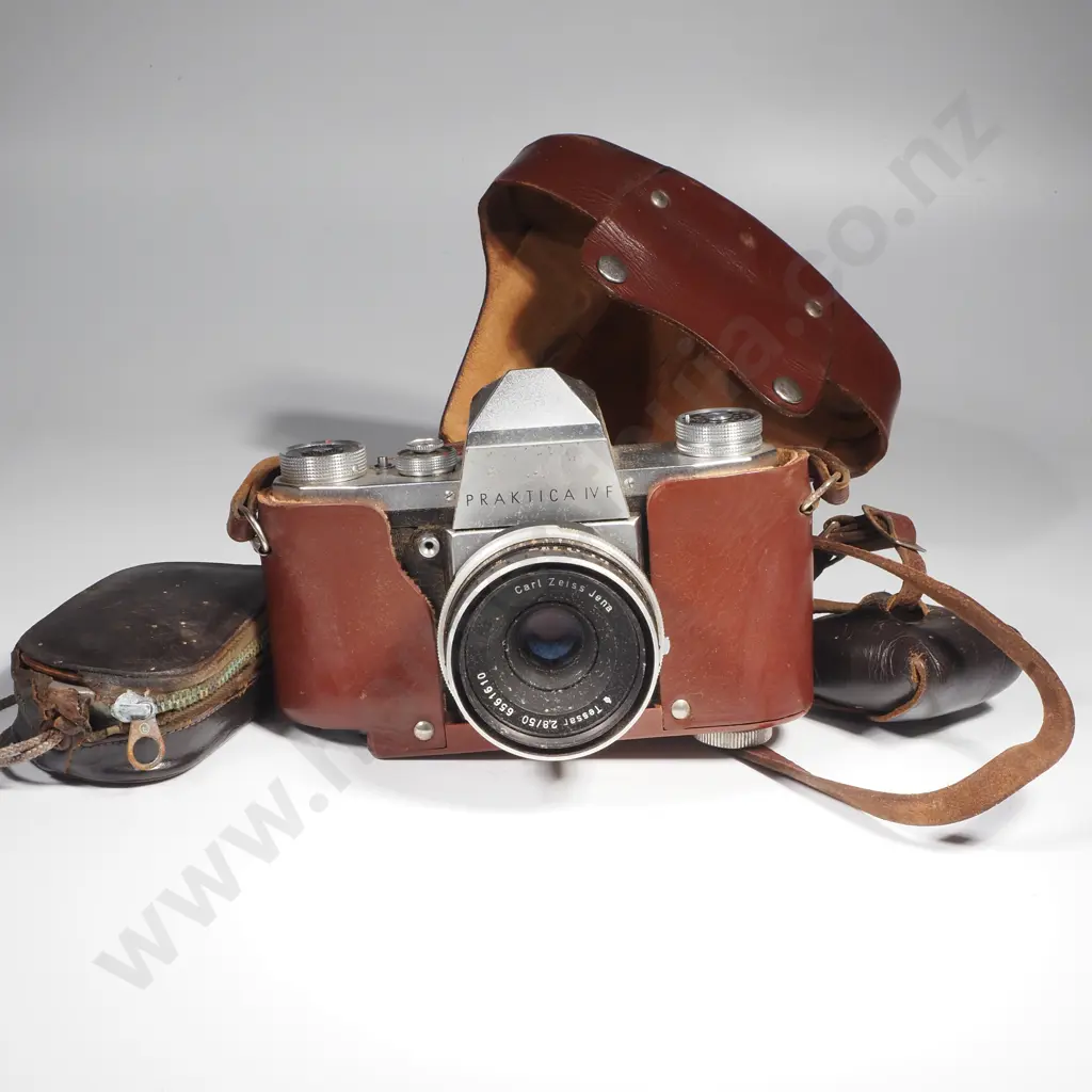 Vintage Praktica IV F 35mm Single Lens SLR Cameras w a Carl Zeiss Jena Tessar 2.8/50 Lens Image 1++
