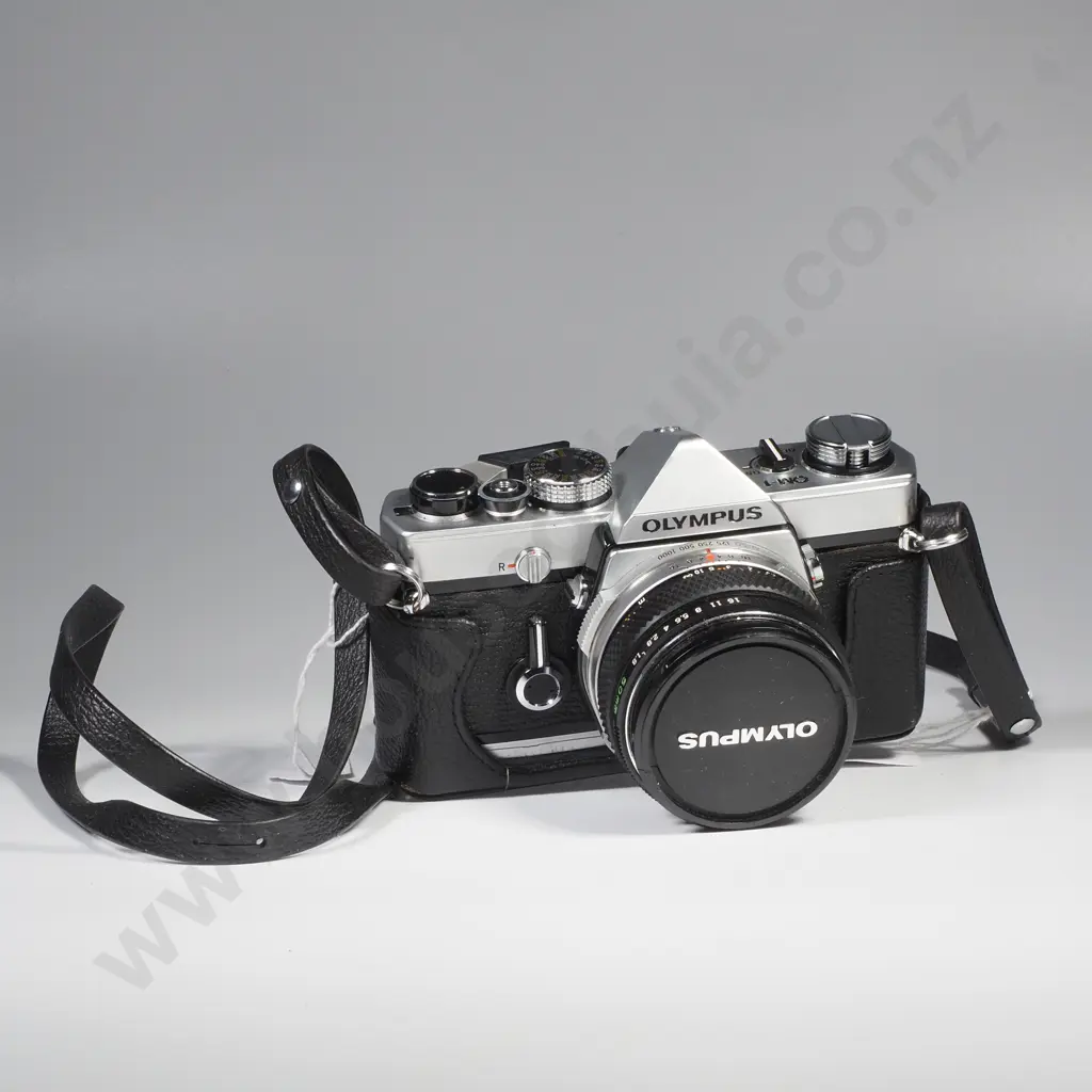 Vintage Olympus OM-1 35mm Single Lens Reflex Camera & Black Leather Case Image 1++
