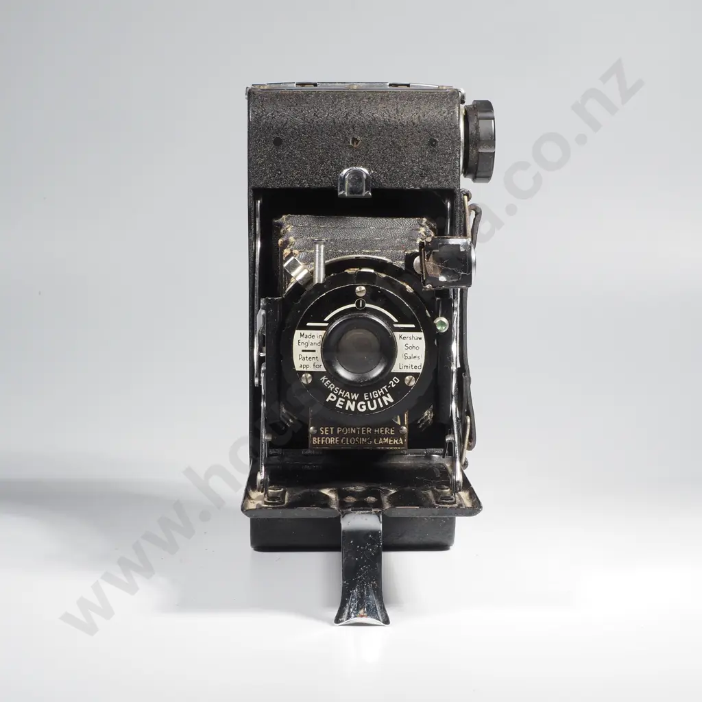 Vintage Kershaw Eight-20 Penguin Folding Roll Film Camera in Original Leather Case Image 1++