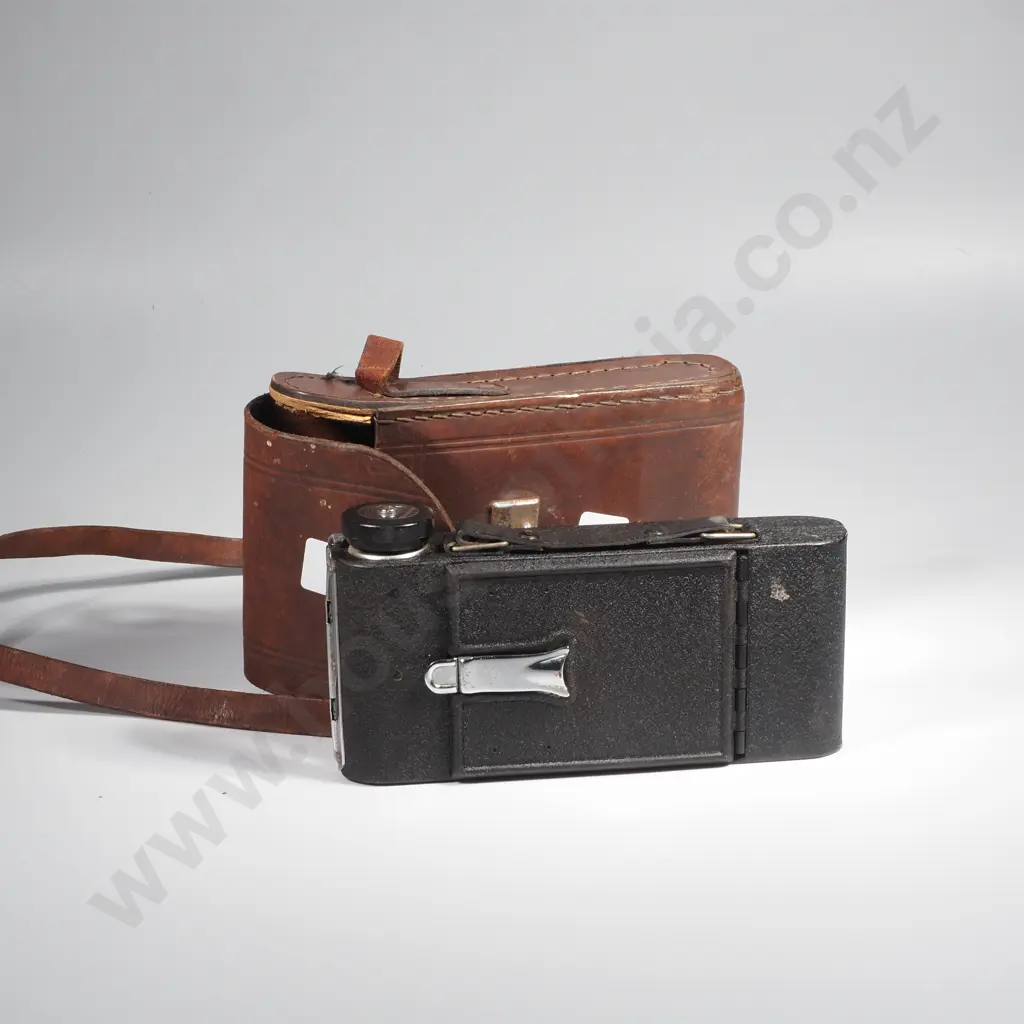 Vintage Kershaw Eight-20 Penguin Folding Roll Film Camera in Original Leather Case Image 1++