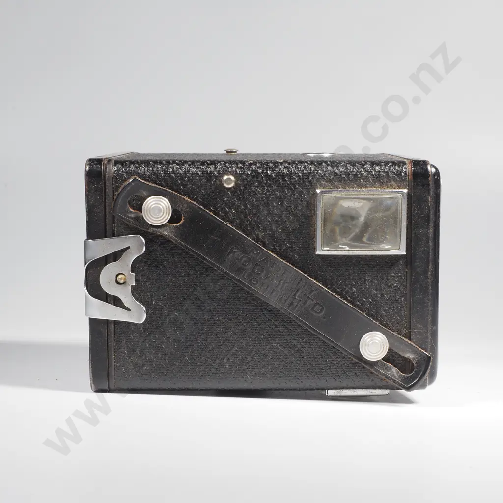 Kodak Six-20 'Brownie' E Box Camera in Original Case, Manufactured in the UK by Kodak Ltd Between 1946-1953 Image 1++