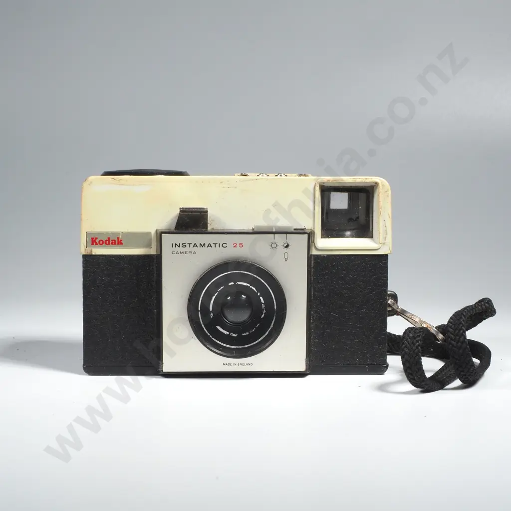 Kodak Instamatic 25 Film Camera (Uses 126 Film Cartridges) Image 1++