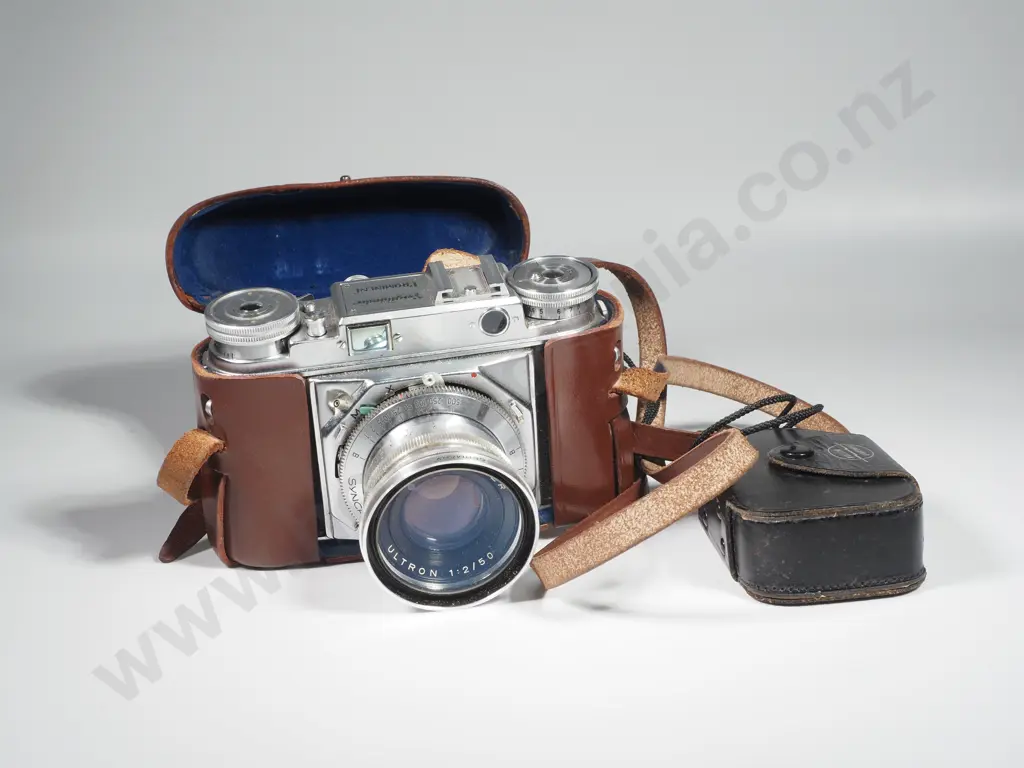 Vintage Voigtlander Prominent 35mm Rangefinder Camera w Voigtlander Ultron 50mm f/2 Lens Image 1++