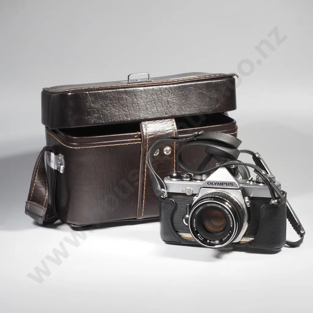 Olympus OM-1 35mm Film SLR in Original Case w Lens & Filter Image 1++