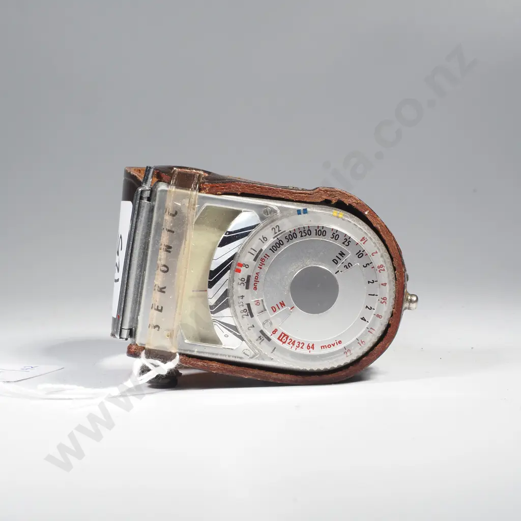 Japanese Sekonic L-8 Exposure Light Meter in Brown Leather Case w Selenium Cell Powered Meter Image 1++