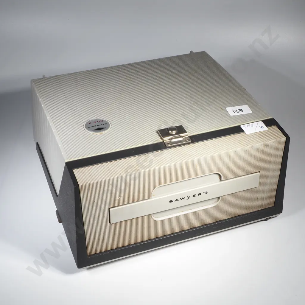 Vintage Sawyer's 500A Projector - Circa 1960s Image 1++